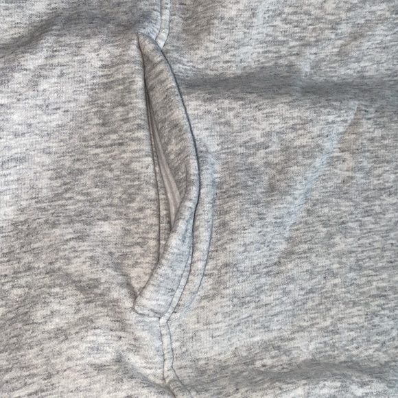 Women’s UGG gray Sweatshirt 1X/2X - Picture 6 of 12